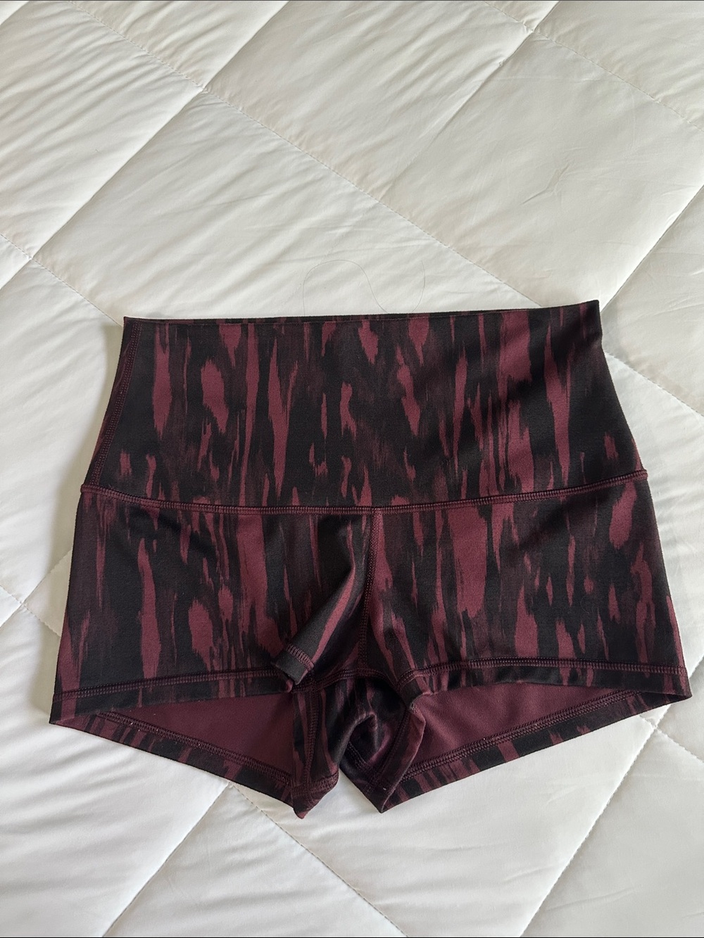 lululemon athletica High-Rise Athletic Shorts in Burgundy and Black